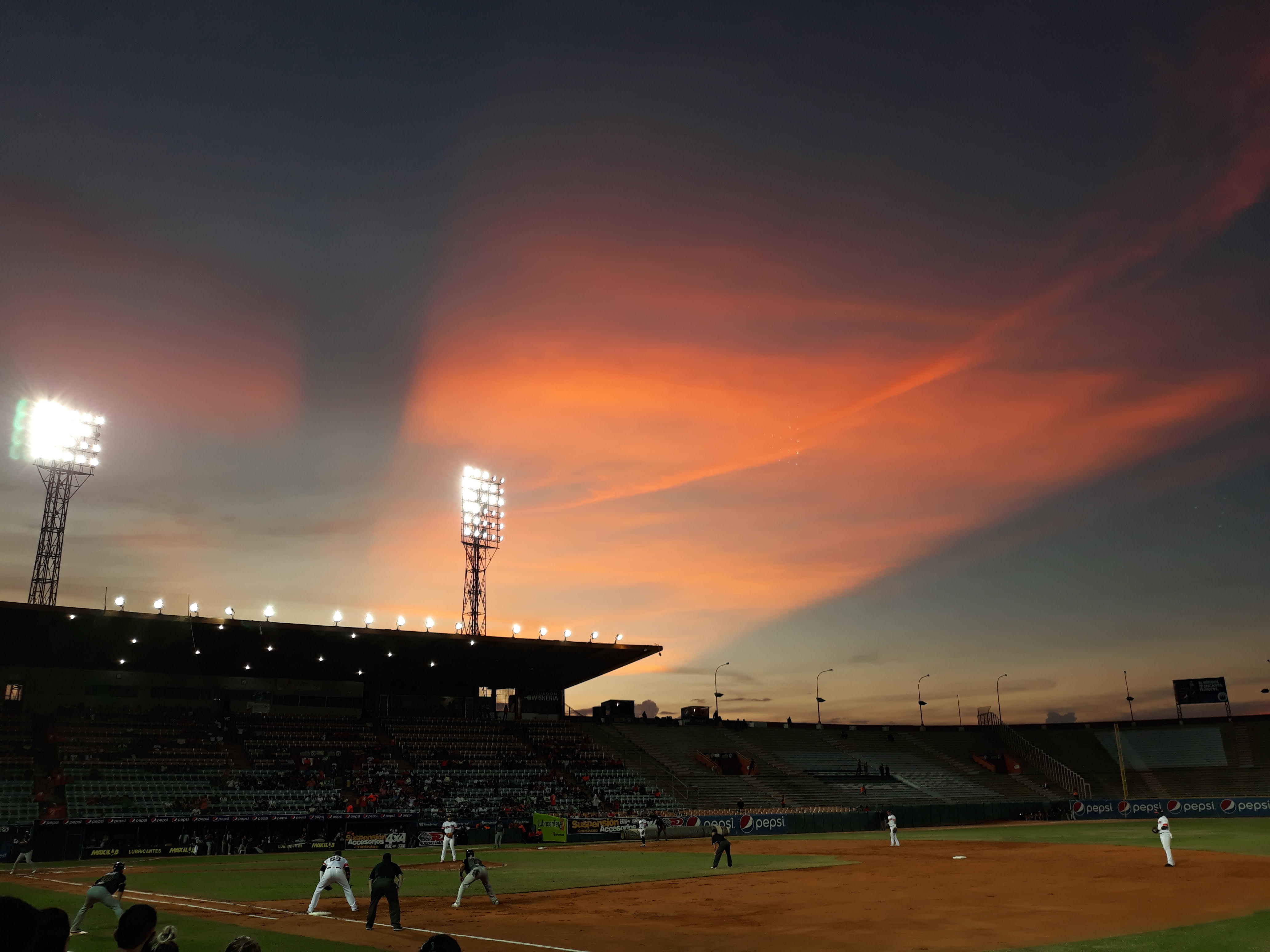 Estadio Luis Aparicio El Grande - World of Stadiums