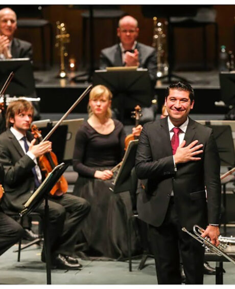 Pacho Flores debuts as a solist in Austria (via El Sistema)